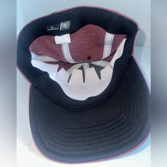 TaylorMade Fitted Hat - Picture 3 of 4